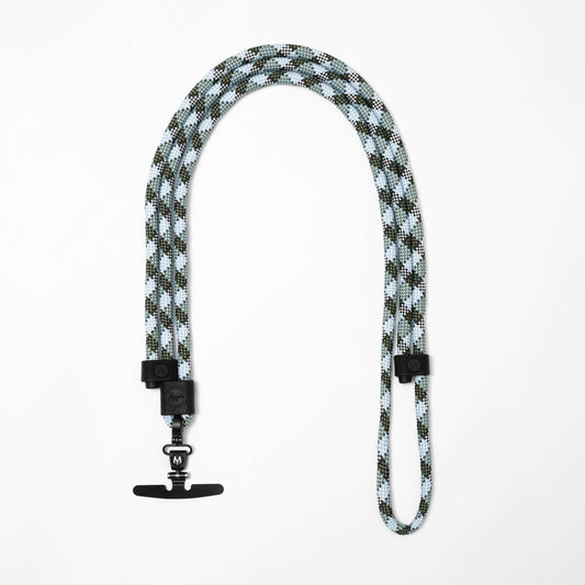 英國設計品牌M.CRAFTSMAN Click手機扣繩,使用可調式高質感藍綠編織繩,創新Click快扣系統可輕鬆扣上或取出手機背帶!