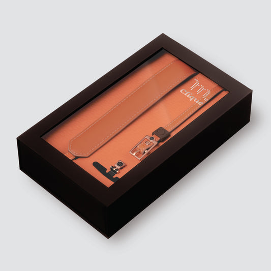 英國設計品牌M.CRAFTSMAN Planeta皮革手機背帶,使用可調式高質感皮革,創新Click快扣系統可輕鬆扣上或取出手機掛繩!